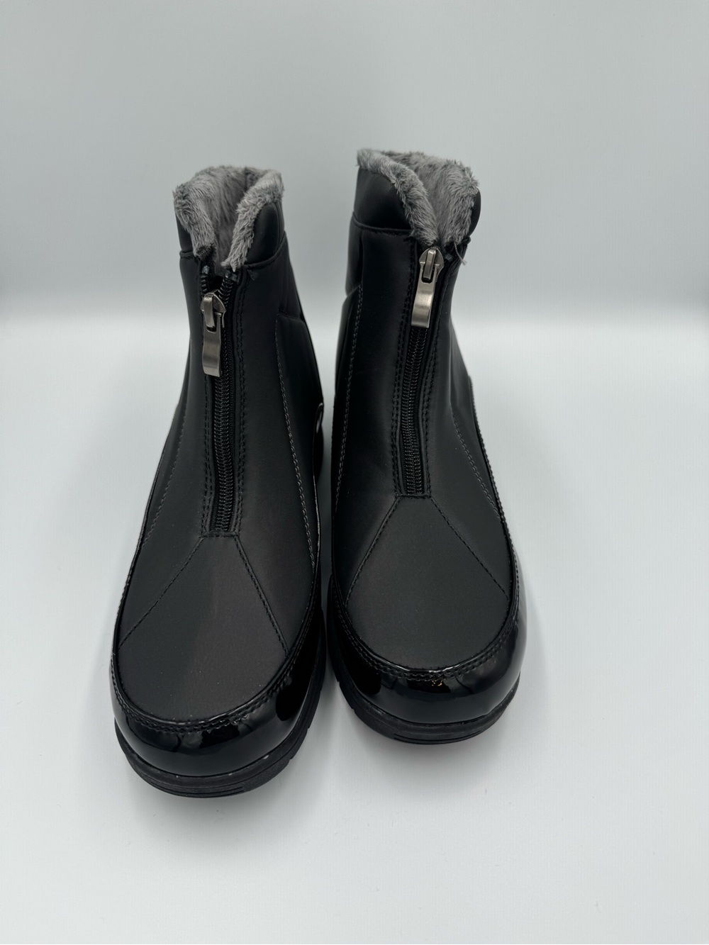Women’s Weatherproof Black Winter Ankle Boots with Faux Fur Lining, size 9- 🆕
